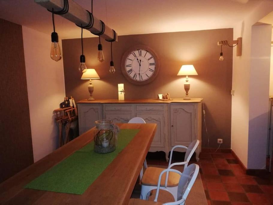 Lesse En Ciel Vous Accueille Avec Plaisir . Villa Houyet Bagian luar foto